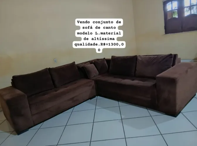 Vendo sofá L todo de camurça com 8 almofadas material reforçado 