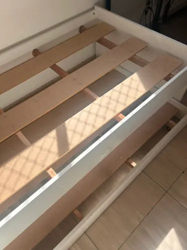 Cama solteiro com auxiliar