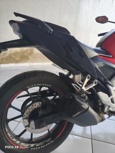 Moto Honda CB 300 Twister