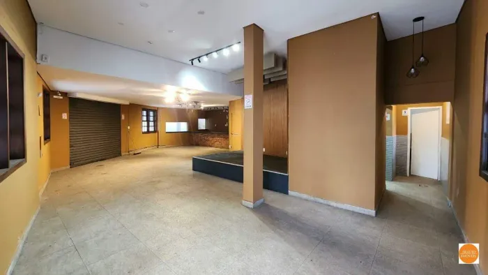 LOJA REFORMADA COM 225M2 NA AV DO CONTORNO