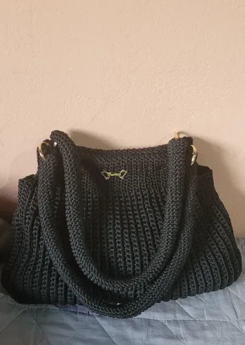 Bolsa de crochê em fio náutico preta