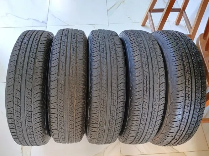 Vende-se pneu para jeep jimny e Hyundai Hr.