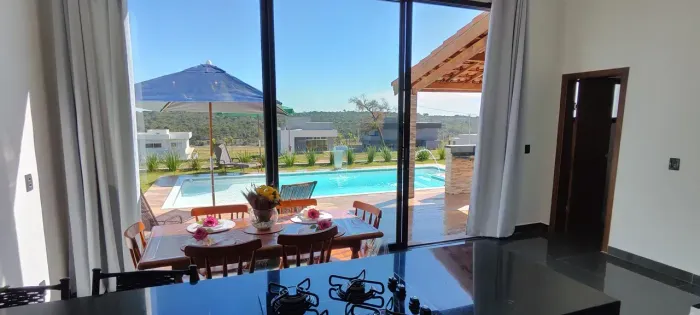 Casa para venda possui 210 metros quadrados com 3 quartos