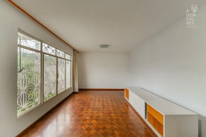 Casa, 03 Quartos, 02 vagas de garagem, Bom retiro, Curitiba.