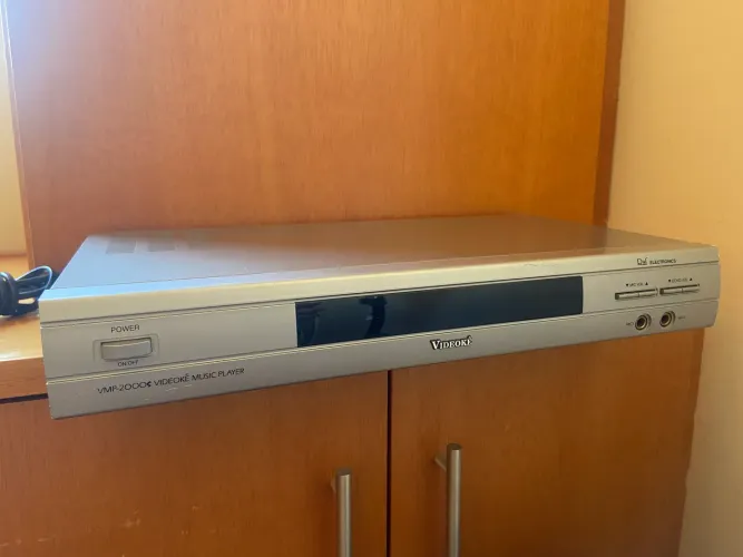 VMP-2000S VIDEOKÊ MUSIC PLAYER