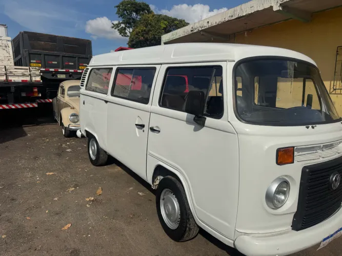 Volkswagen Kombi Standard 1.4 MI Total Flex 8V 2011