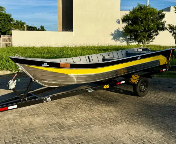 BOTE DE ALUMÍNIO BICUDO