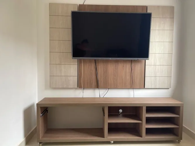 Vendo Rack com painel usado para retirada