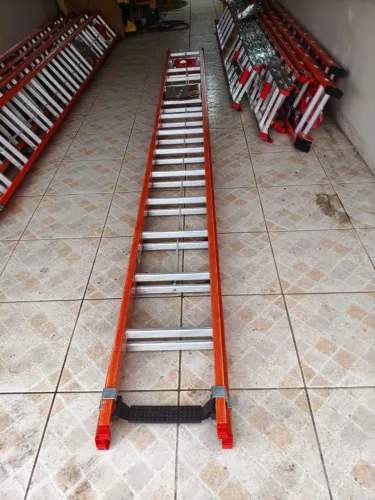 ESCADA DE FIBRA 9,00 M. NOVA.