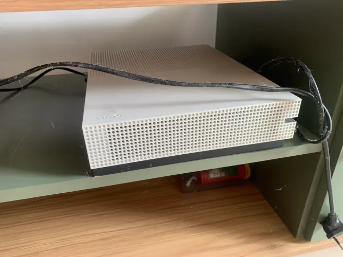 Xbox one semi novo
