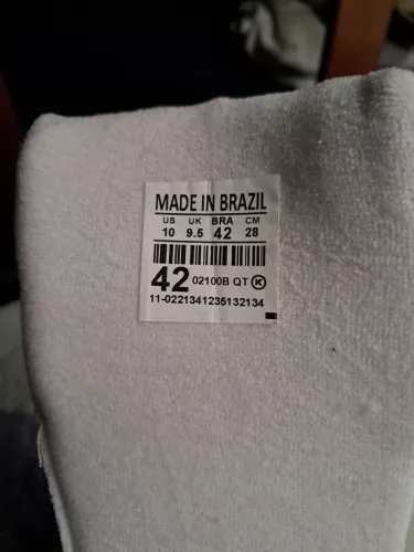 Tênis novo
