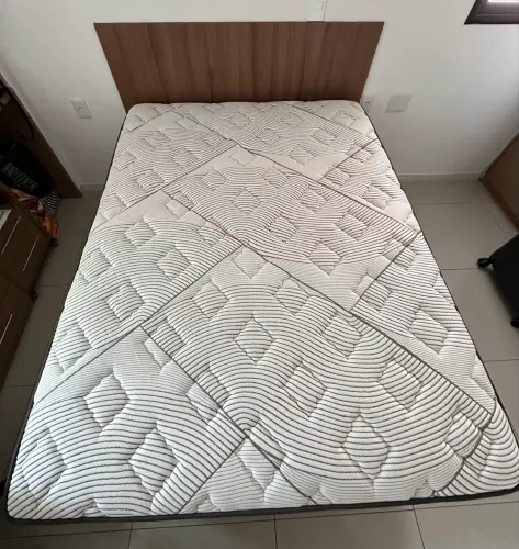 Cama Box Casal Pelmex Essence High Resilience - Molas Ensacadas (Semi-nova)