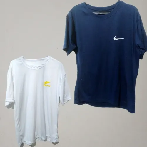 Kit Camisas: Camisa Nike Refletivo Azul Escuro Academia e Camisa Sports Branca Treino