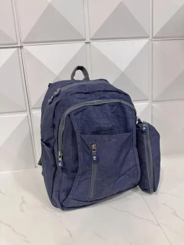 Mochila feminina com estojo