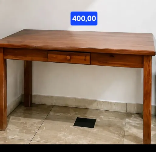 Vendo mesa maciça em madeira 1.70 largura 