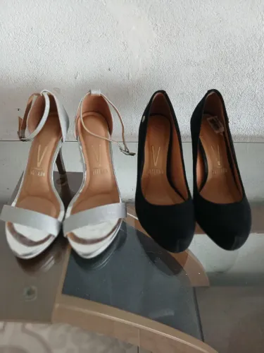 Vendo dois pares de sapatos socias,usados apenas 1 vez,número: 36, marca: Vizzano