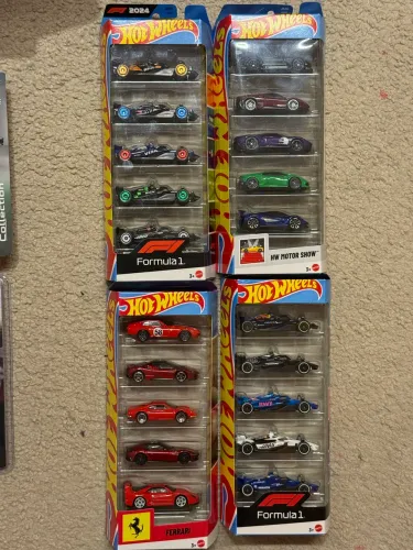 Hot Wheels 4 Packs F1 e Ferrari