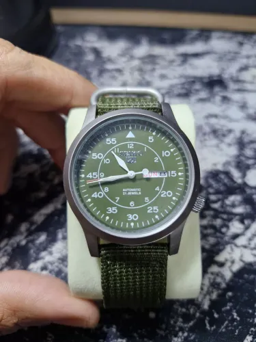Relógio Seiko 5 verde militar