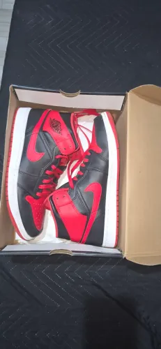 NIKE AIR JORDAN Mid Black White Fire Red (Oficial e Usado apenas 2 vezes)
