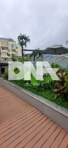 Apartamento com Área Privativa : / Residencial / Glória