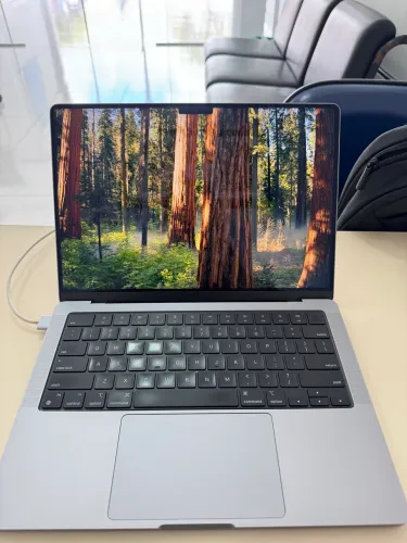 MACBOOK PRO 14? M2, 16GB, 1TB SSD.