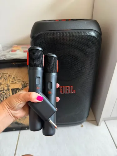 Caixa de som e microfone jbl