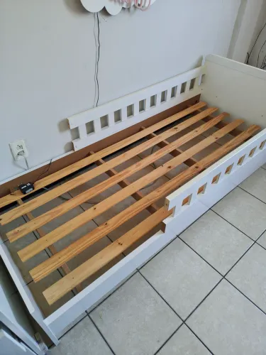 Cama infantil (193,5cm x 84cm)