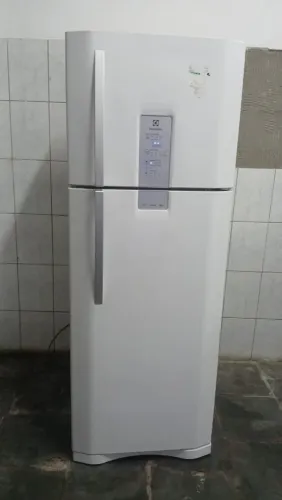 Geladeira Electrolux frost free 
