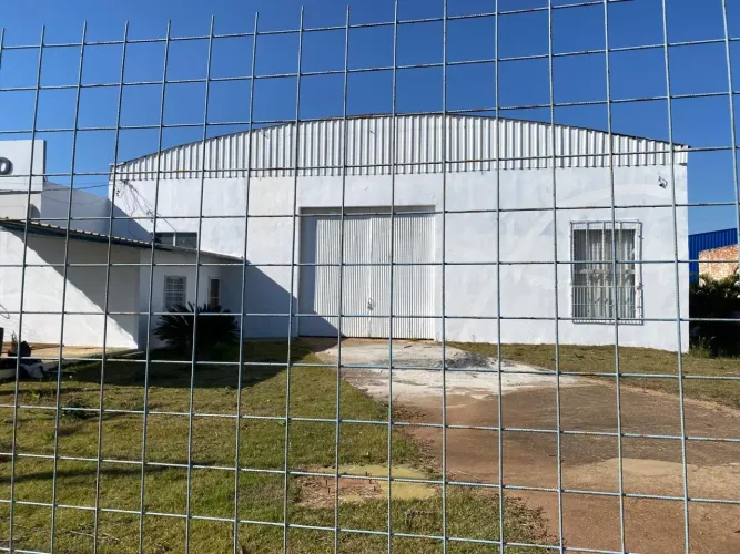 LOCAÇÃO de GALPAO : BARRACAO - DISTRITO INDUSTRIAL ITAPETININGA/SP