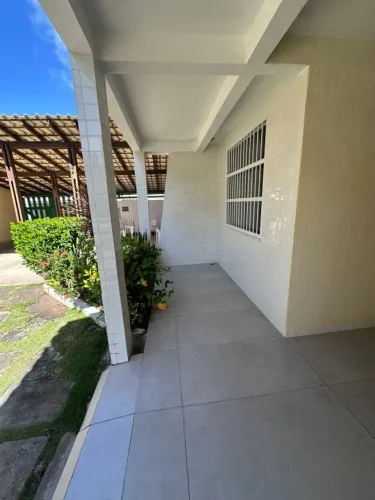 Alugo casa no centro de Stella Maris 4 quartos (sendo 2 suítes) em condomínio com 4 unida