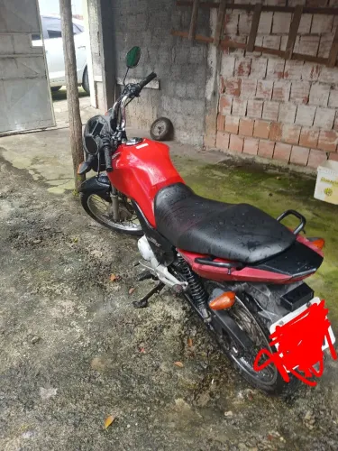 Vendo moto toda ok no ponto de transferência 