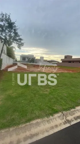 Terreno em condomínio com 549m² á venda no Cyrela Ipês