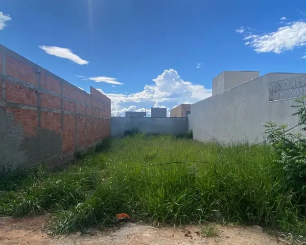 Terreno à venda no bairro Portal do Vale em Uberlândia