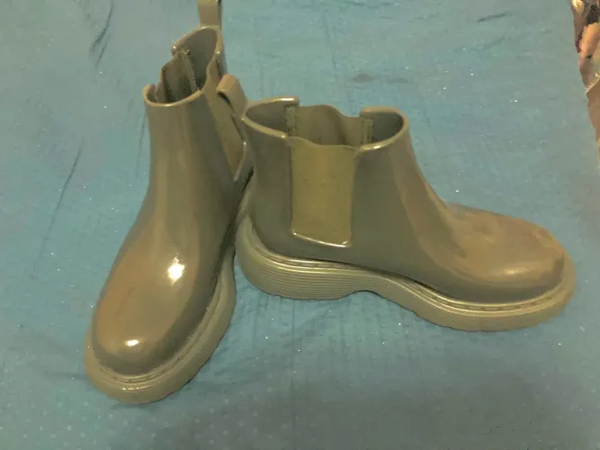 Bota Melissa Chelsea Verde Militar / Cinza - Tamanho 38 BR
