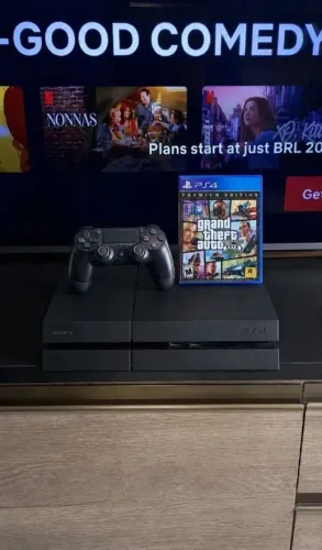 PS4 fat com jogos disponíveis