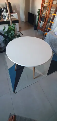Mesa Eiffel branca  90cm