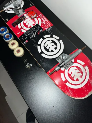 Skate ótimo nível, POUCO USO!