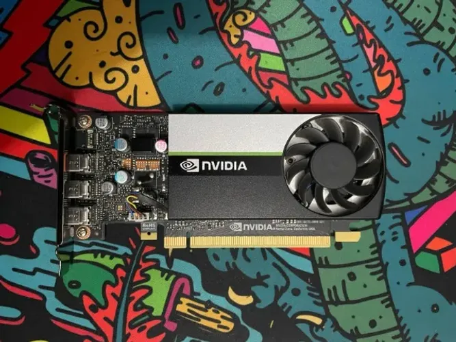 Placa de vídeo NVIDIA T400 4GB GDDR6 - 3x Mini DisplayPort