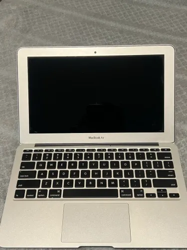 Apple MacBook Air 11 polegadas 2012 com DEFEITO (prateado)