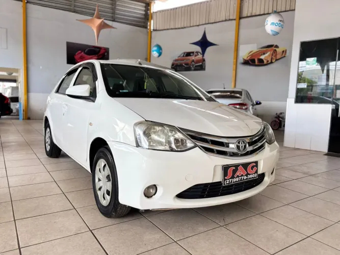 Toyota Etios X Sedan 1.5 Flex 16V 4P Mec. 2015