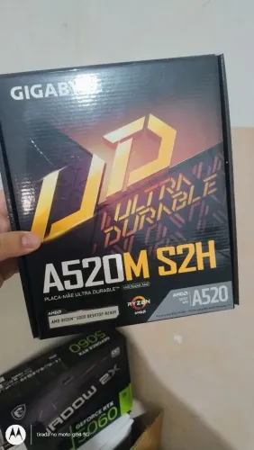 Placa mãe Gigabyte a520m S2H Com BIOS flash back novinha
