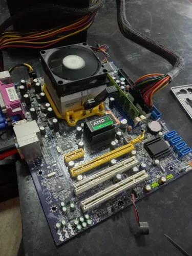 Kit placa-mãe A6VMX + AMD Phenom X4 9950 + 2GB DDR2 800