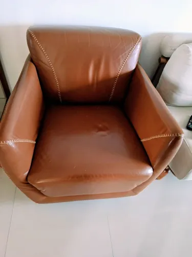 22 Poltronas Valentina em Couro Legítimo