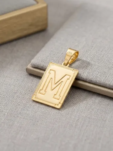 Pingente Letra M Dourado (Modelo Placa)