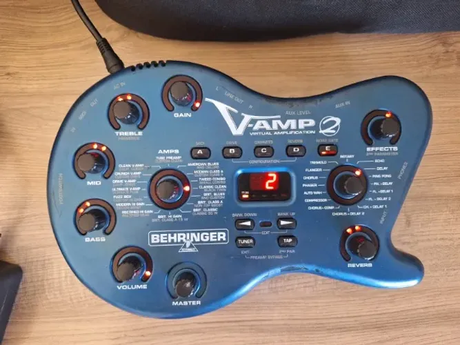 Pedaleira Para Guitarra Behringer V-Amp 2
