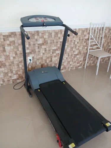 Esteira Dreams DR2110 semi nova