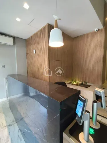 Andar Corrido Comercial no Centro (BH) | 326,92 m² | 2 Elevadores | Portaria 24h e Seguran