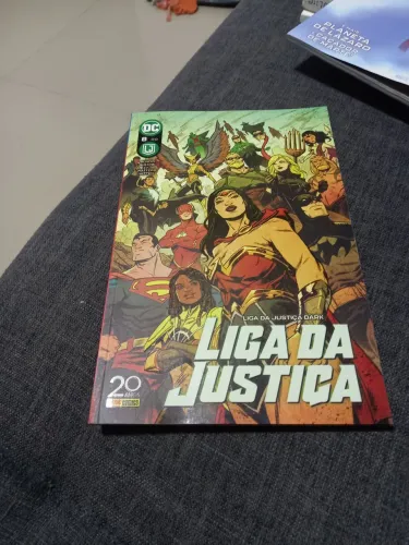 HQ LIGA DA JUSTIÇA DARK 20 ANOS