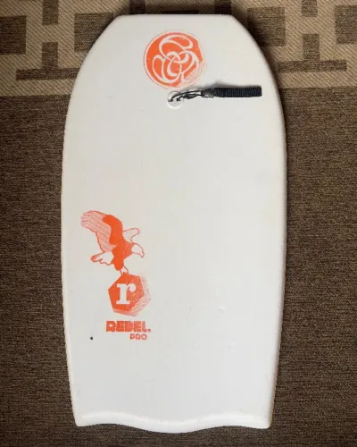 Prancha Bodyboard Profissional B2BR Rebel Pro 42?