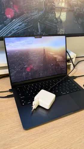 MacBook Pro M4 Pro (24GB RAM) - Chip M4 PRO - Sem detalhes